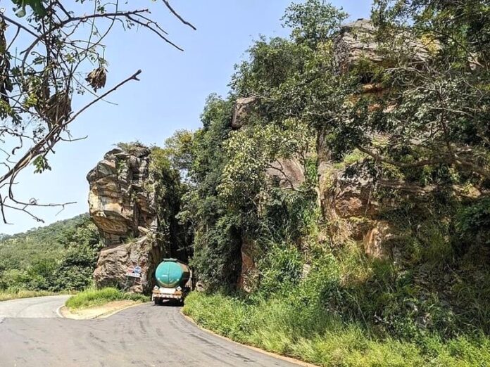 Togo : Axe routier centre-nord -La montagne s’ouvre pour laisser passer la route à Alédjo