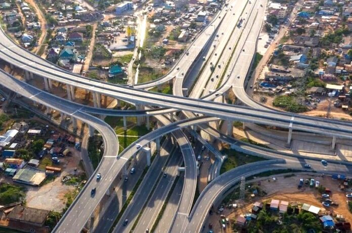 Ghana : Plus de routes, mais un défi majeur reste à relever- Insuffisance des ressources d’entretien Ghana : Plus de routes, mais un défi majeur reste à relever- Insuffisance des ressources d’entretien